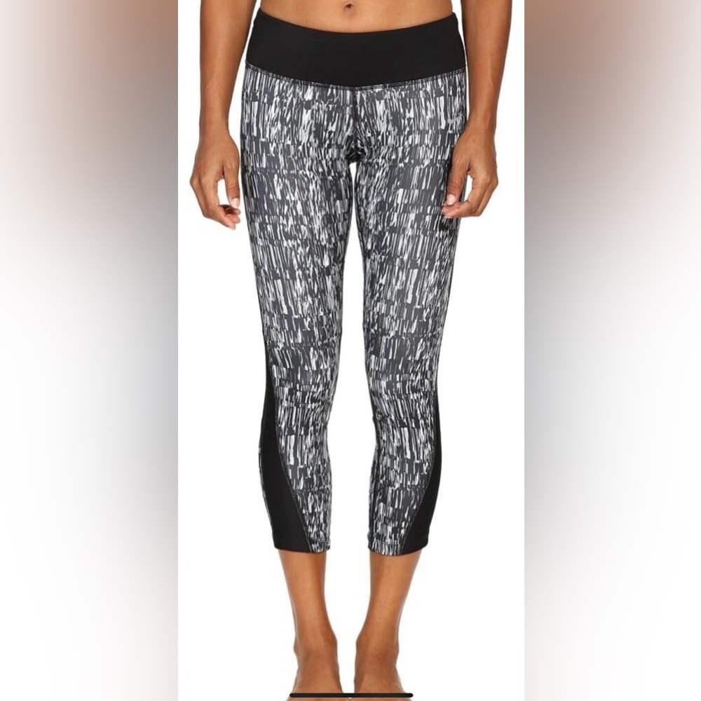 Nike Dri-Fit Women's Power Running Graphic Crops Leggings Size Small  (EUC) 🖤